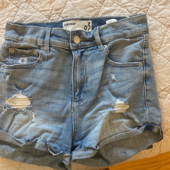 Size 3 Garage Jean shorts - Picture 1 of 2